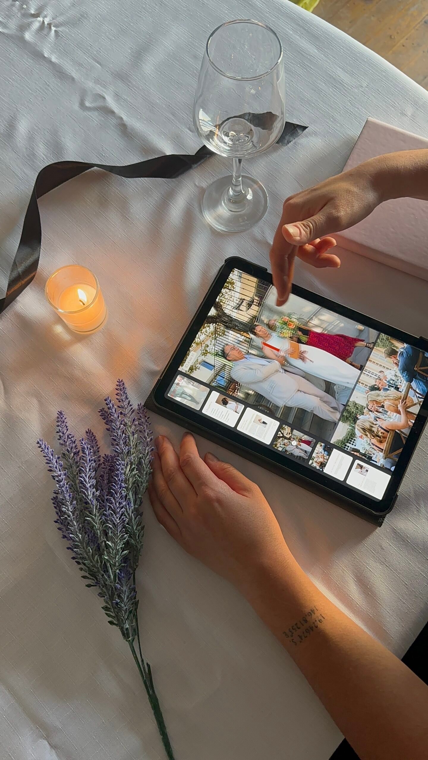 Organisation d'une photographe de mariage en Provence pour la saison 2026, son guide de bienvenue personnalisé.