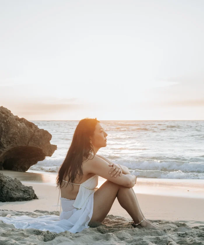 Séance photo confiance en soi à Hyères, pour aider les femmes à se retrouver et se reconnecter à elles.